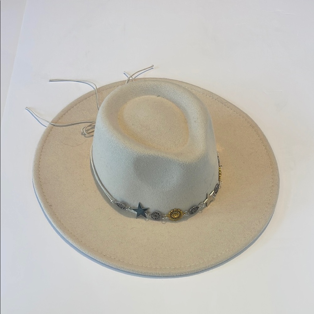 Stylish Beige Hat with Decorative Band